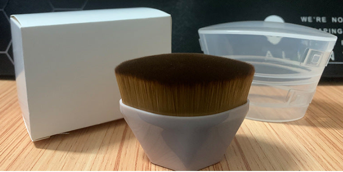 Traceless Foundation Brush